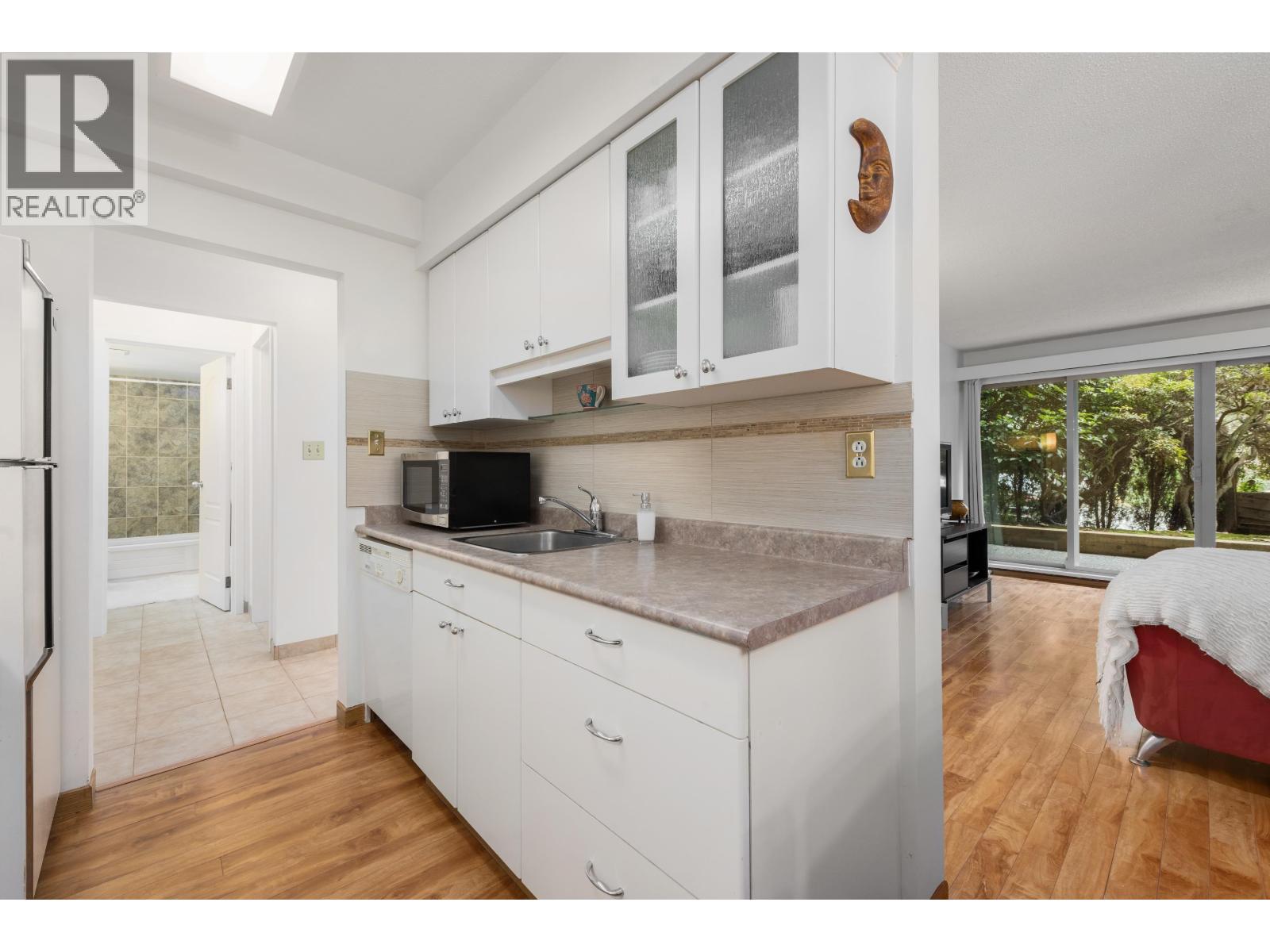 227 9847 Manchester Drive, Burnaby, British Columbia  V3N 4P4 - Photo 11 - R3121445