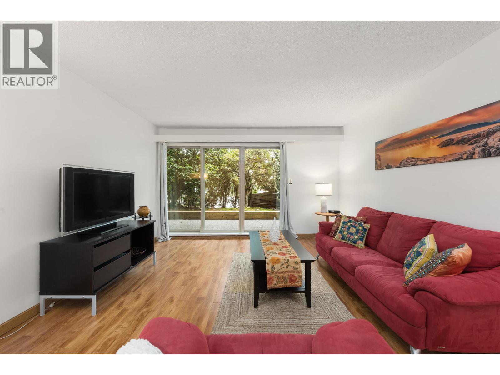 227 9847 Manchester Drive, Burnaby, British Columbia  V3N 4P4 - Photo 2 - R3121445