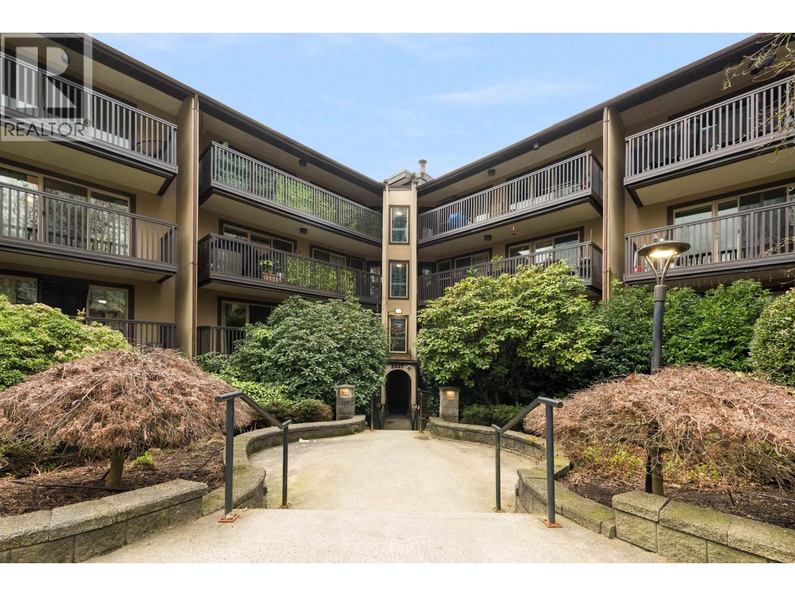 227 9847 Manchester Drive, Burnaby, British Columbia  V3N 4P4 - Photo 32 - R3121445