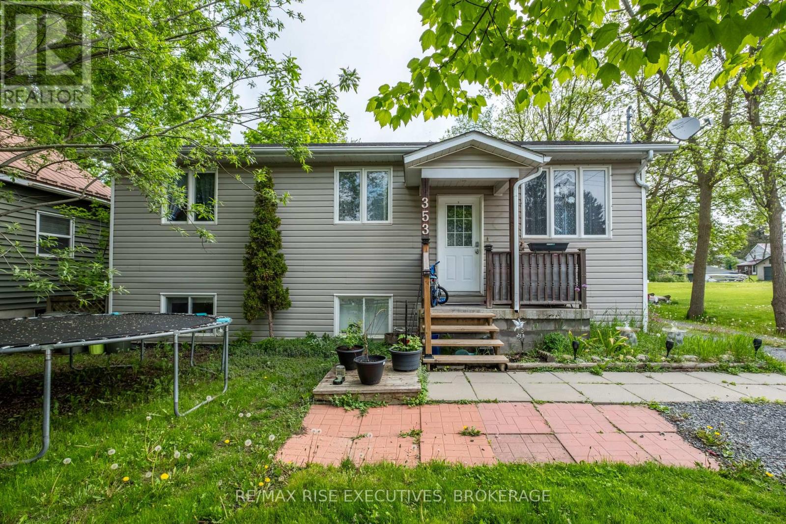 353 Charles Street, Gananoque, Ontario  K7G 1V6 - Photo 2 - X13104980