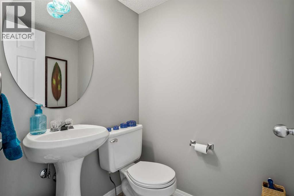 18 Hidden Creek Rise Nw, Calgary, Alberta  T3A 6L5 - Photo 14 - A2290878
