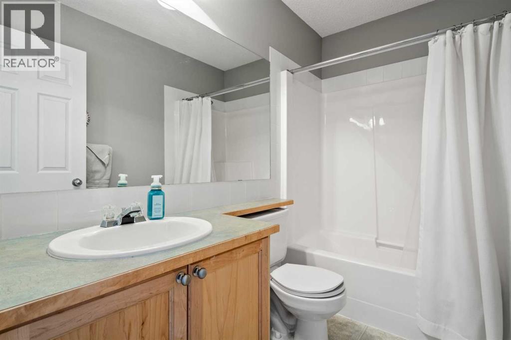 18 Hidden Creek Rise Nw, Calgary, Alberta  T3A 6L5 - Photo 24 - A2290878