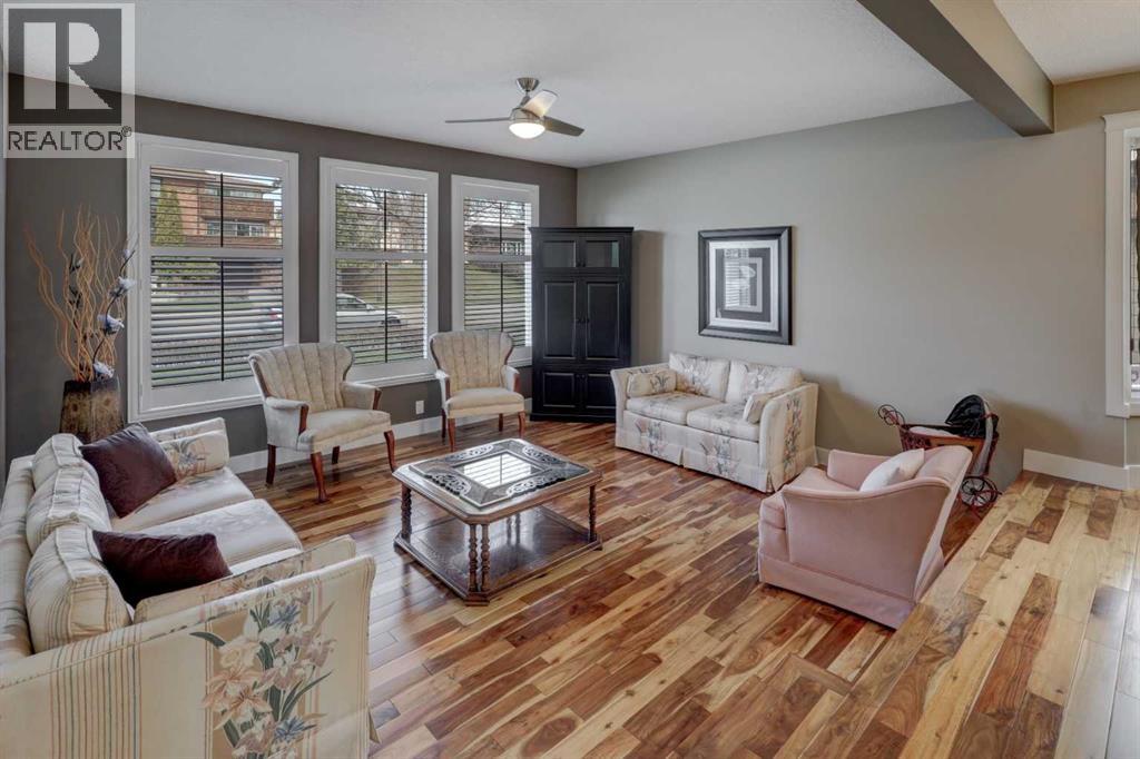 1304 Norfolk Drive NW, Calgary, Alberta  T2K 5P3 - Photo 4 - A2306550