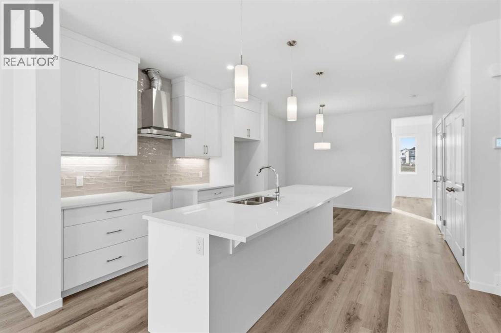199 Annette Landing, Calgary, Alberta  T3R 2K2 - Photo 5 - A2308328
