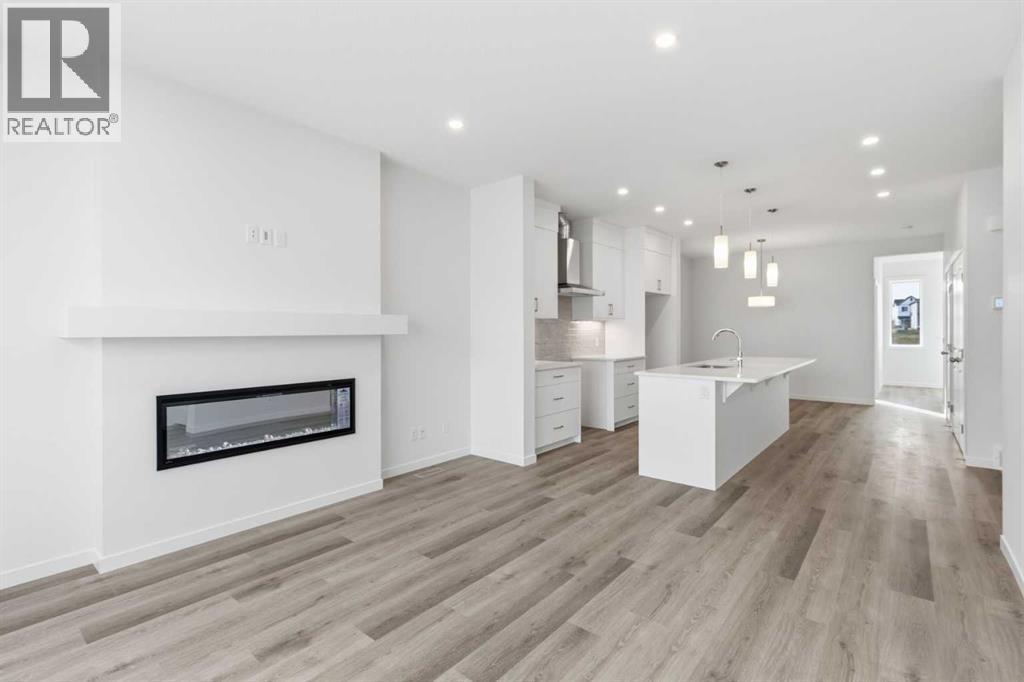 199 Annette Landing, Calgary, Alberta  T3R 2K2 - Photo 3 - A2308328