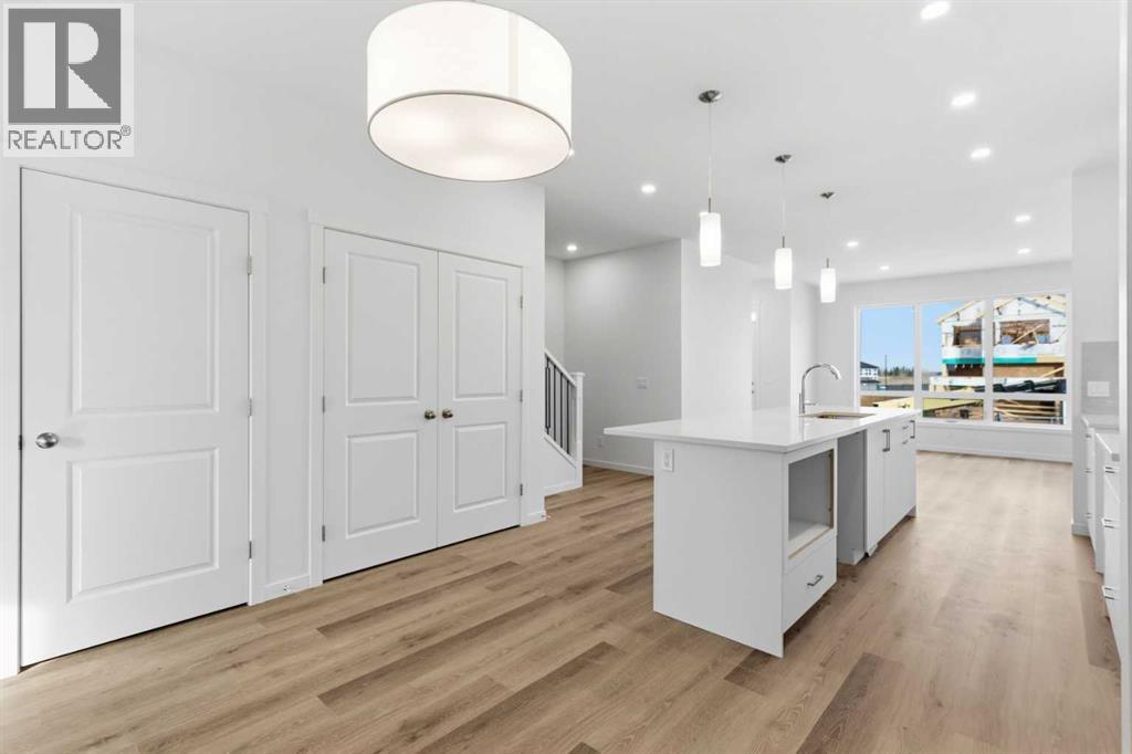 199 Annette Landing, Calgary, Alberta  T3R 2K2 - Photo 7 - A2308328