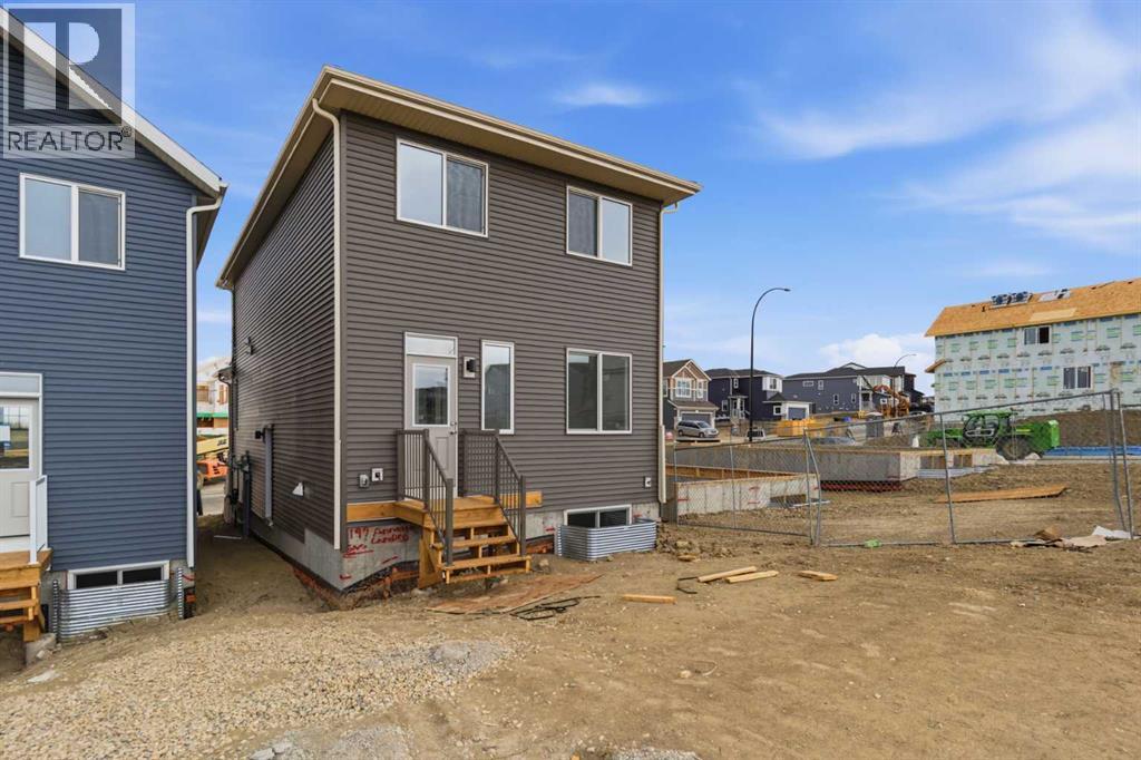 199 Annette Landing, Calgary, Alberta  T3R 2K2 - Photo 2 - A2308328