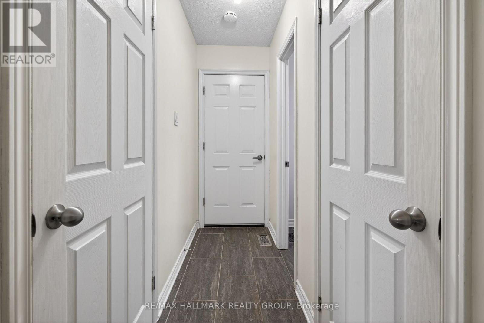 6 Beddoe Lane, Ottawa, Ontario  K1B 3Y1 - Photo 18 - X13105034