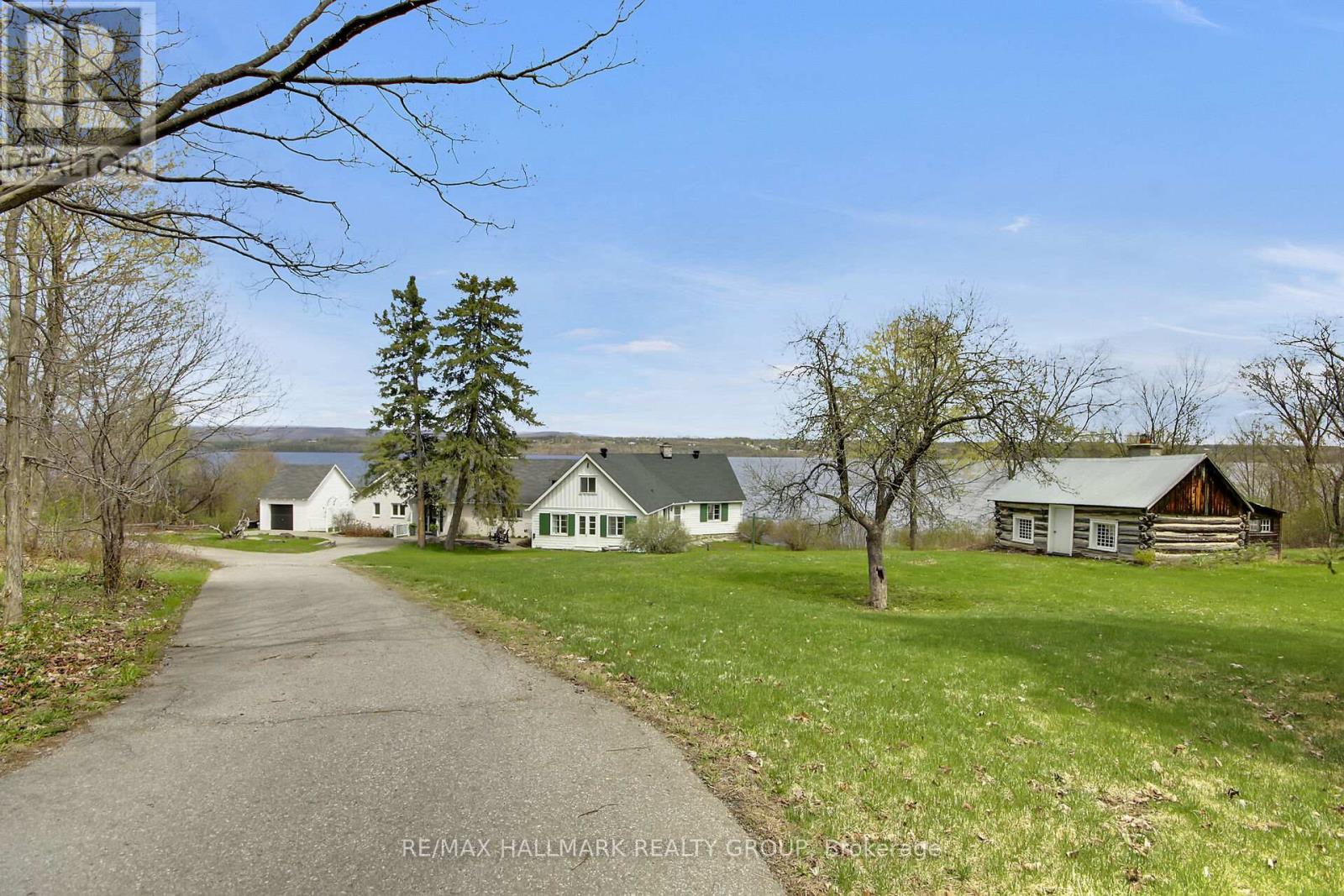 350 BERRY SIDE ROAD, Ottawa, Ontario