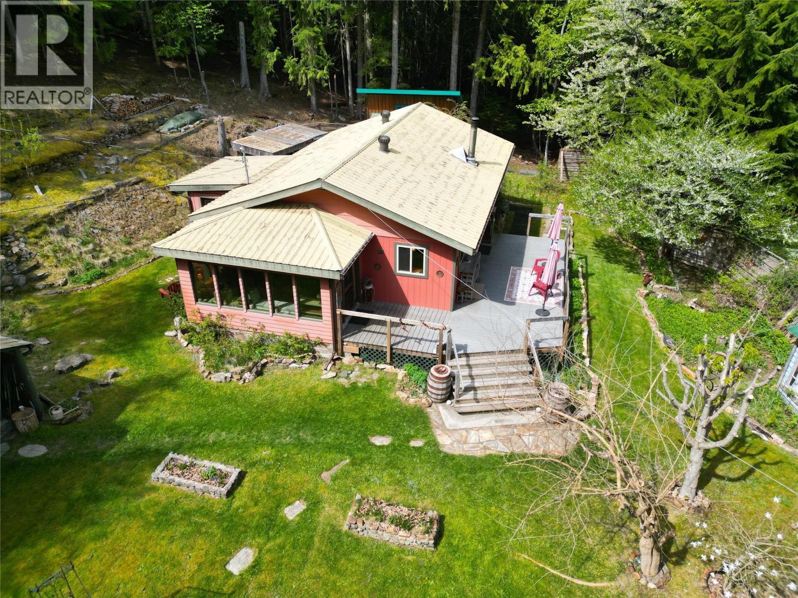281 Iwanik Road, Procter, British Columbia  V1L 0B5 - Photo 3 - 10385671