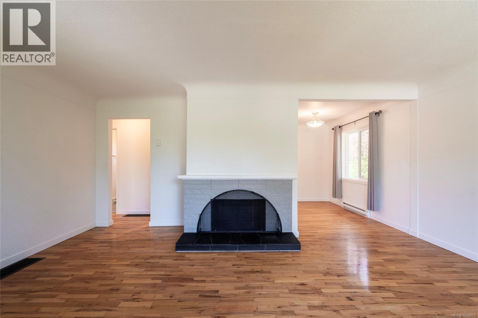 875 Gladiola Ave, Saanich, British Columbia  V8Z 2T5 - Photo 5 - 1034957