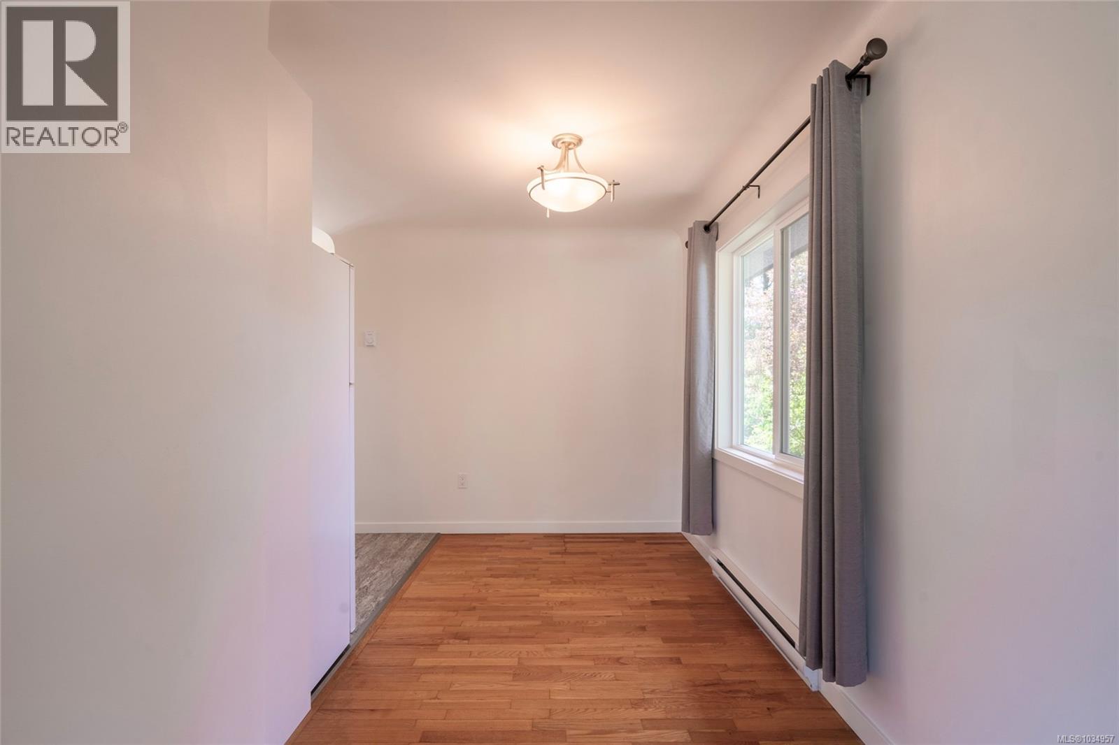 875 Gladiola Ave, Saanich, British Columbia  V8Z 2T5 - Photo 6 - 1034957