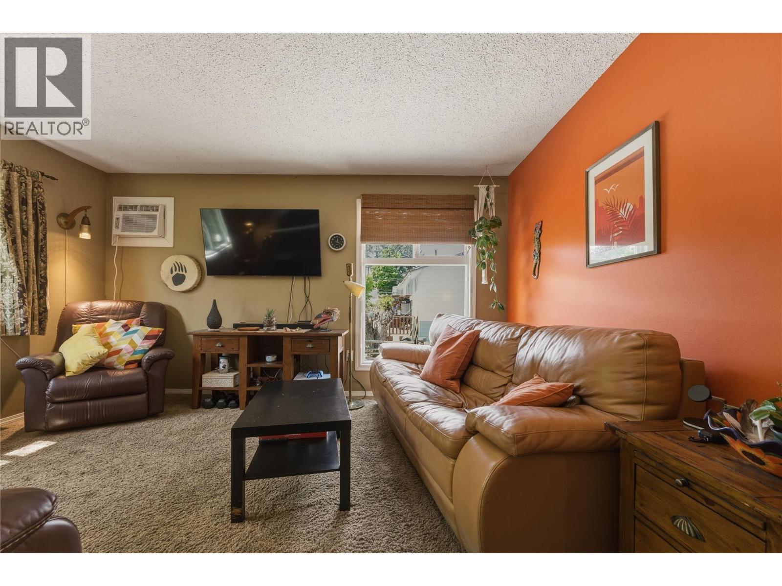 6705 Longacre Drive, Vernon, British Columbia  V1H 1J1 - Photo 5 - 10386756