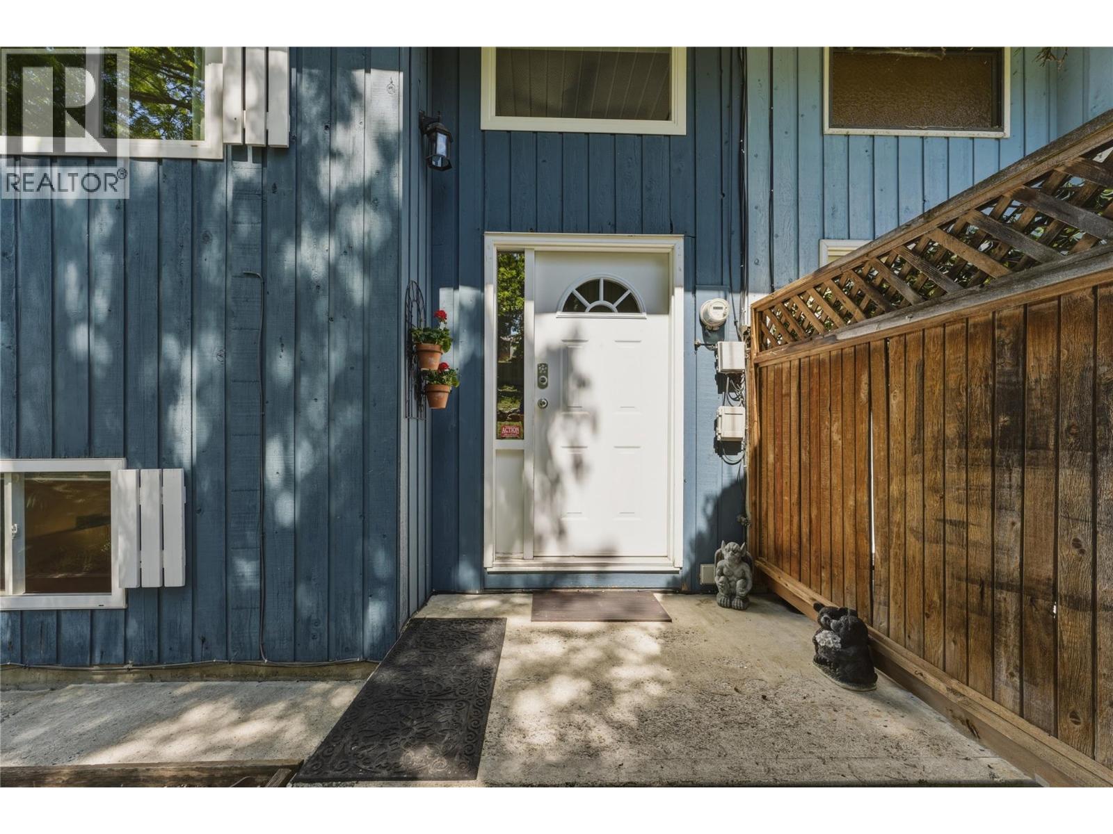 6705 Longacre Drive, Vernon, British Columbia  V1H 1J1 - Photo 2 - 10386756