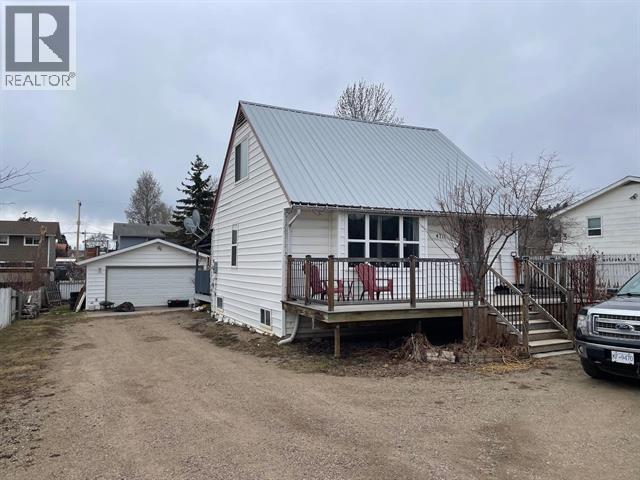 4711 SPRUCE AVENUE, Fort Nelson, British Columbia