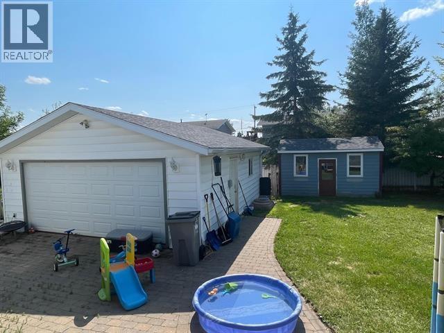 4711 Spruce Avenue, Fort Nelson, British Columbia  V0C 1R0 - Photo 2 - R3121049
