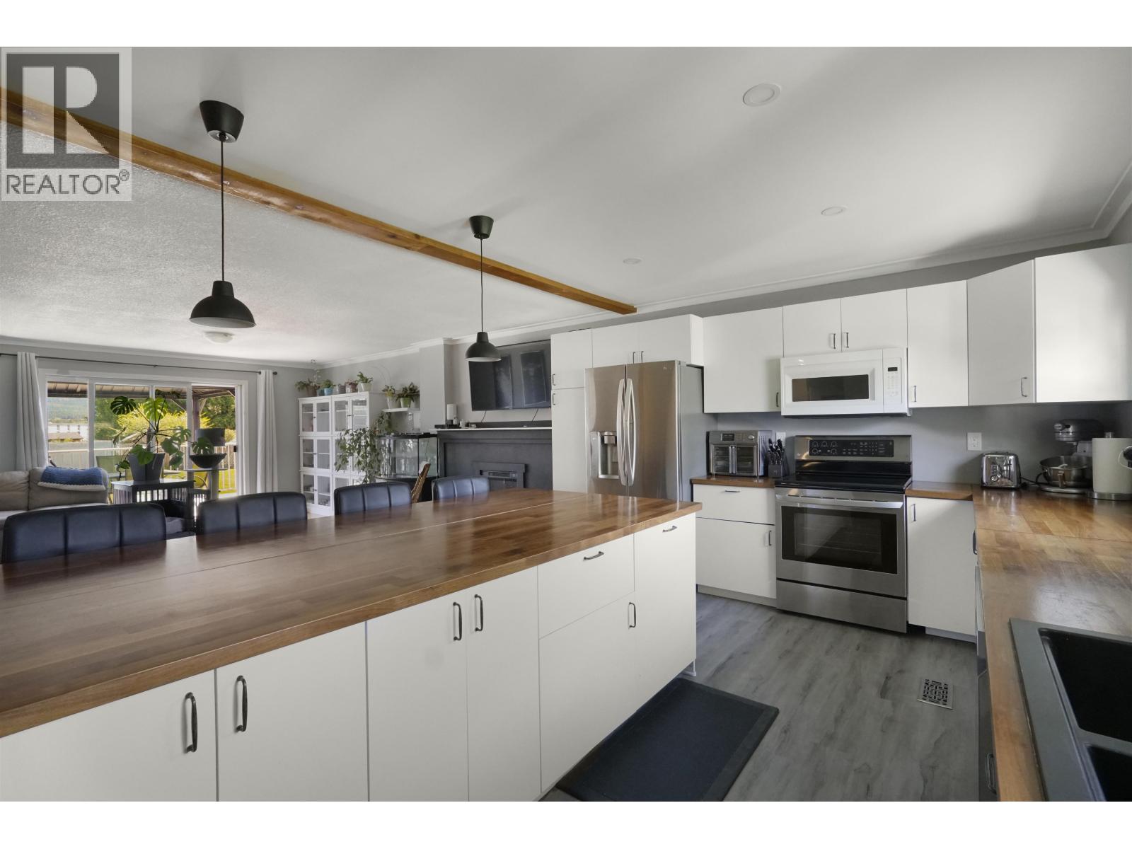 33 Wohler Street, Kitimat, British Columbia  V8C 1H7 - Photo 4 - R3121404