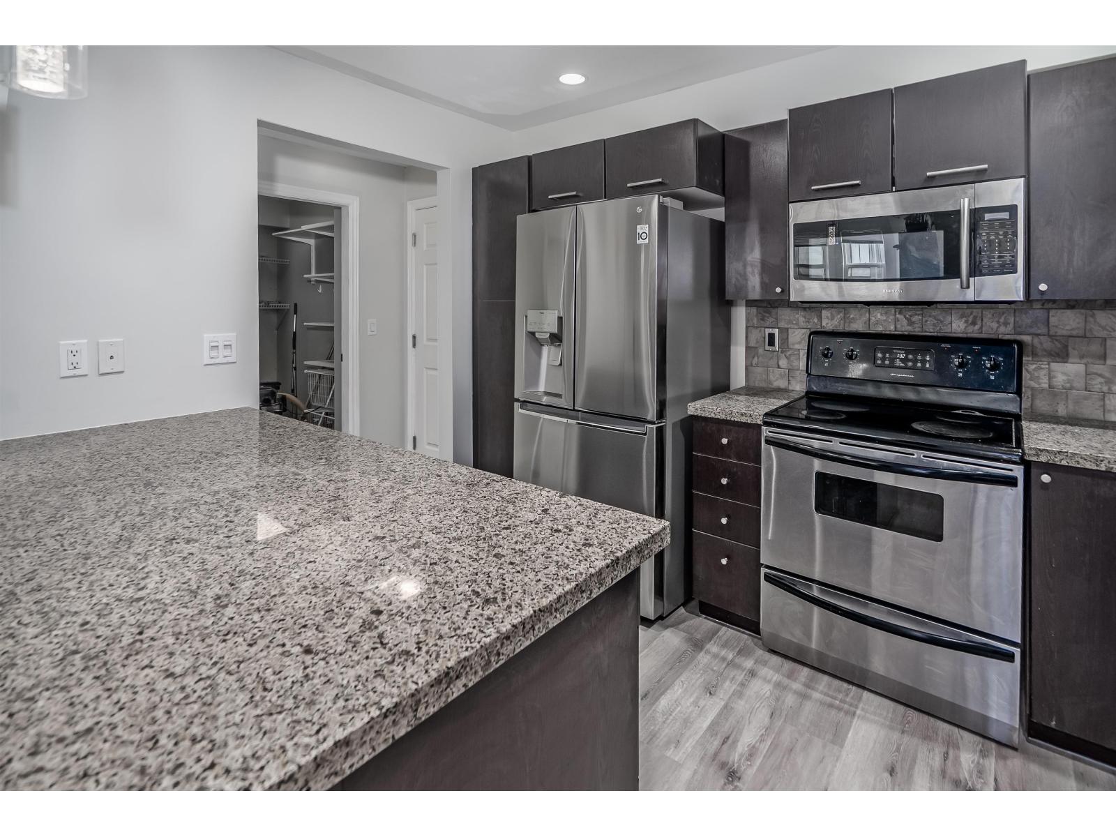 213 5438 198 Street, Langley, British Columbia  V3A 1G2 - Photo 8 - R3121428