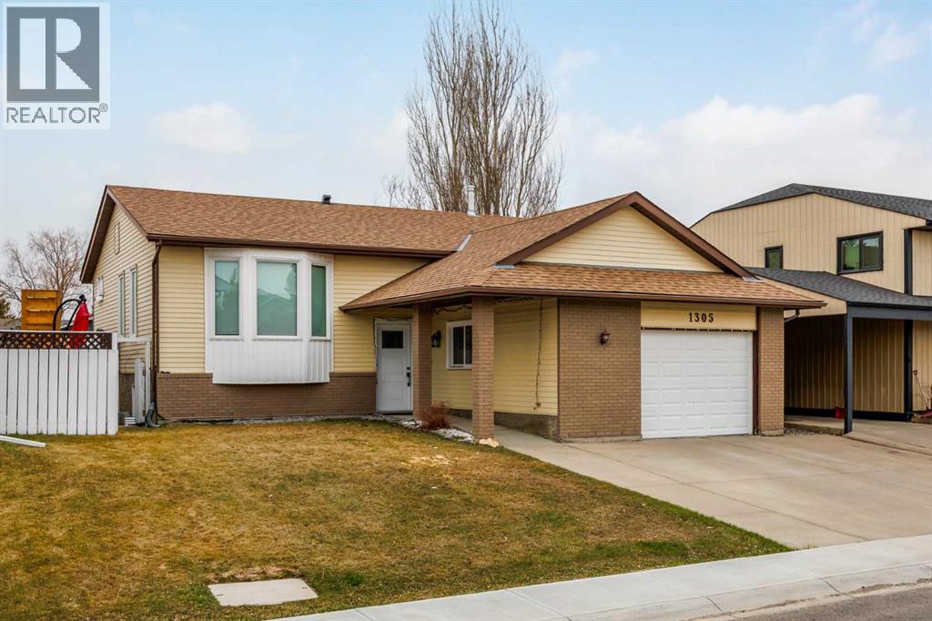 1305 10 Avenue Se, High River, Alberta  T0L 1B0 - Photo 2 - A2307399