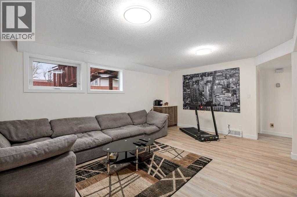 1305 10 Avenue Se, High River, Alberta  T0L 1B0 - Photo 29 - A2307399