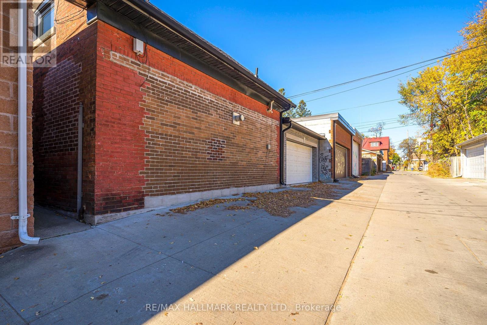 Coach House - 153 Rusholme Road, Toronto, Ontario  M6H 2Y6 - Photo 4 - C13104944