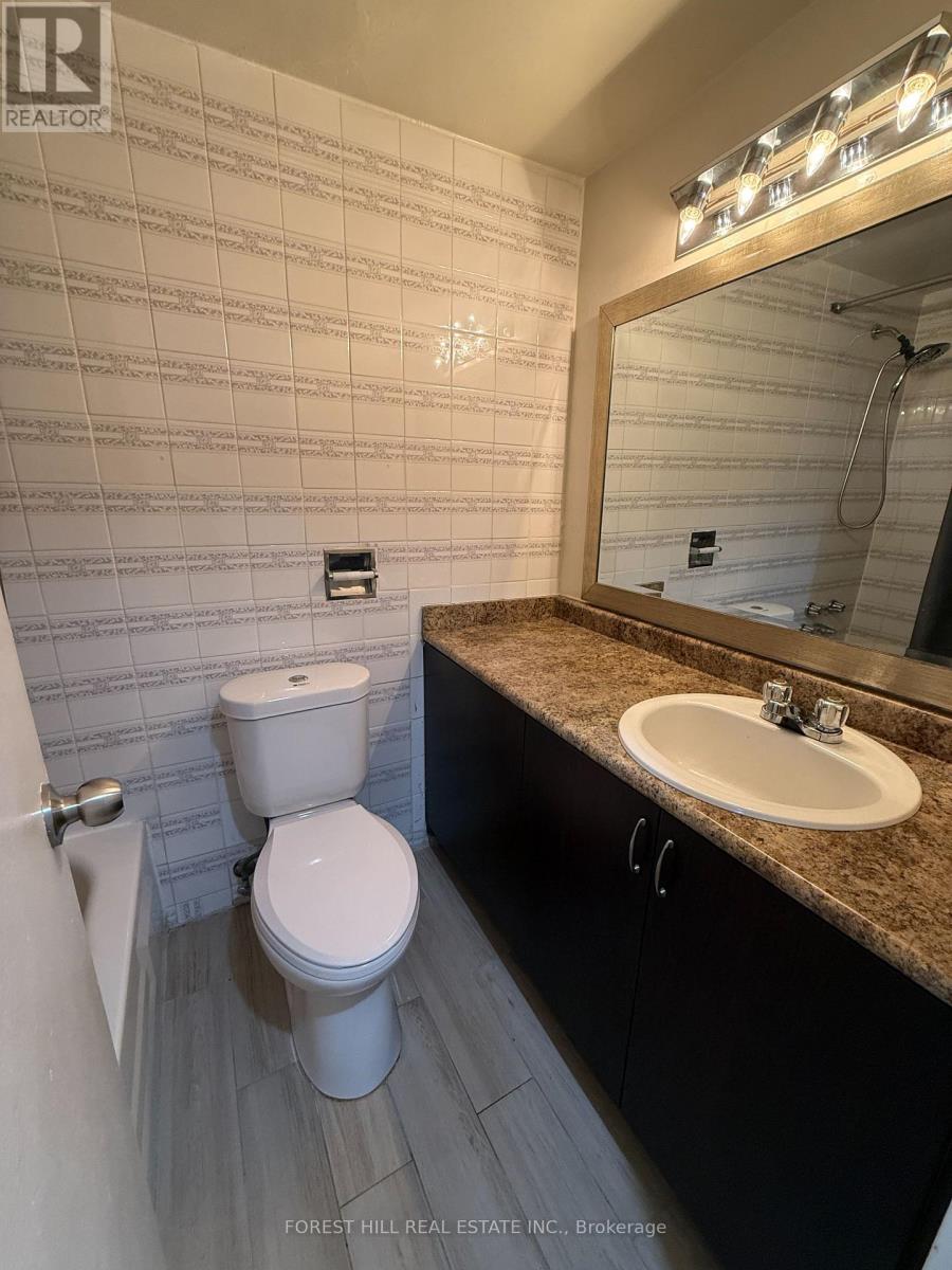 902 - 161 Oakwood Avenue, Toronto, Ontario  M6E 2V2 - Photo 11 - C13105066