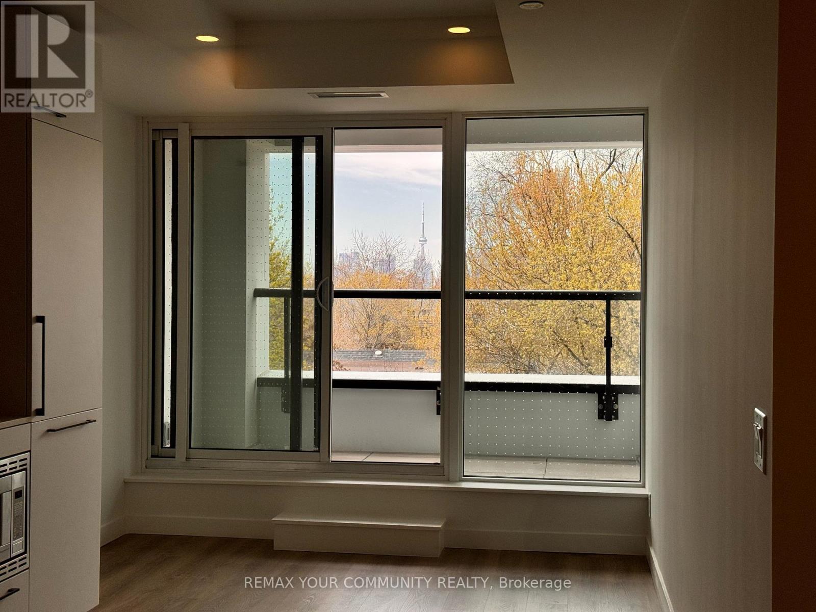 323 - 1050 Eastern Avenue, Toronto, Ontario  M4L 0B7 - Photo 4 - E13105018