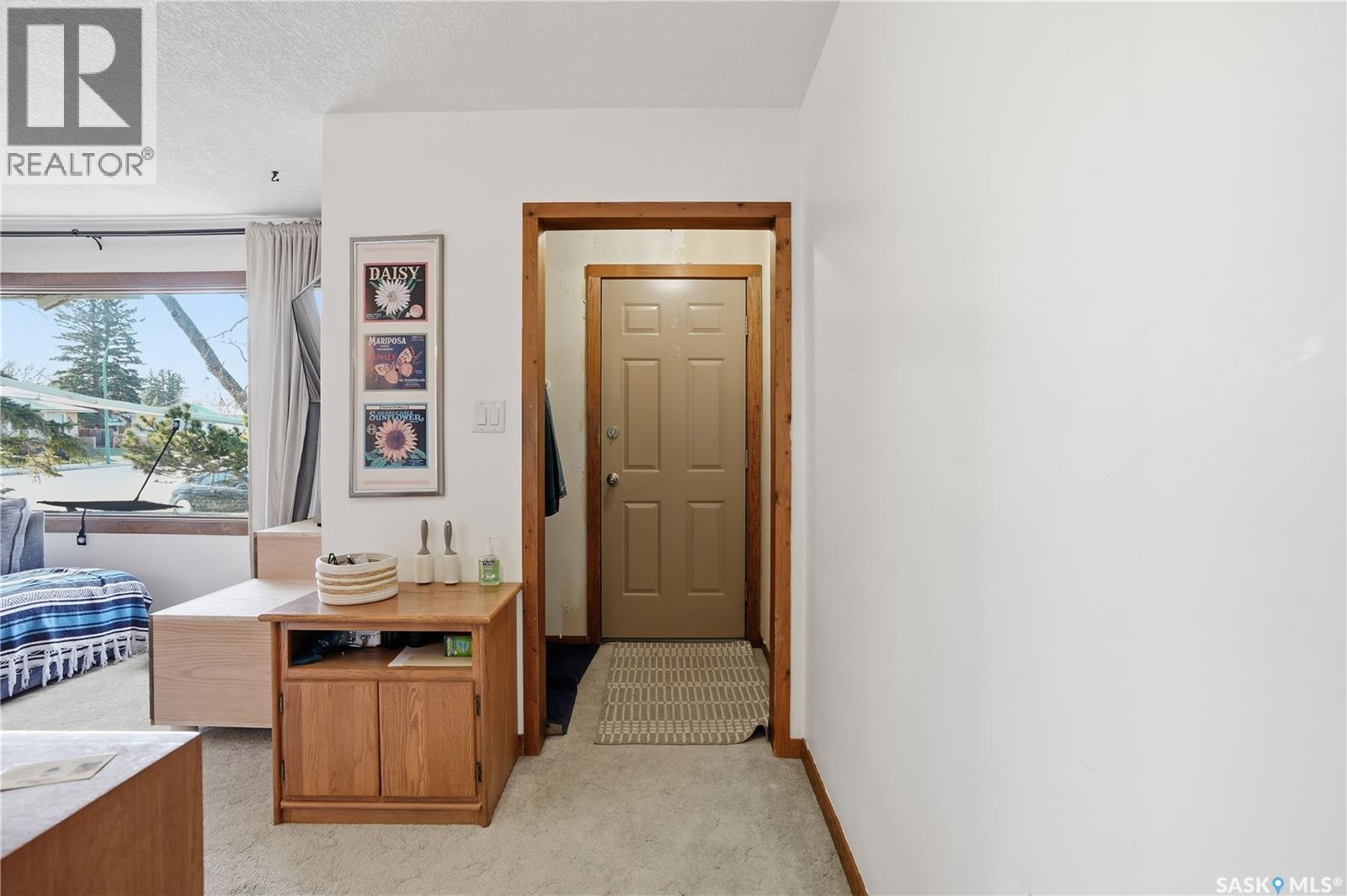 5004 1st Avenue, Regina, Saskatchewan  S4T 0A5 - Photo 3 - SK035309
