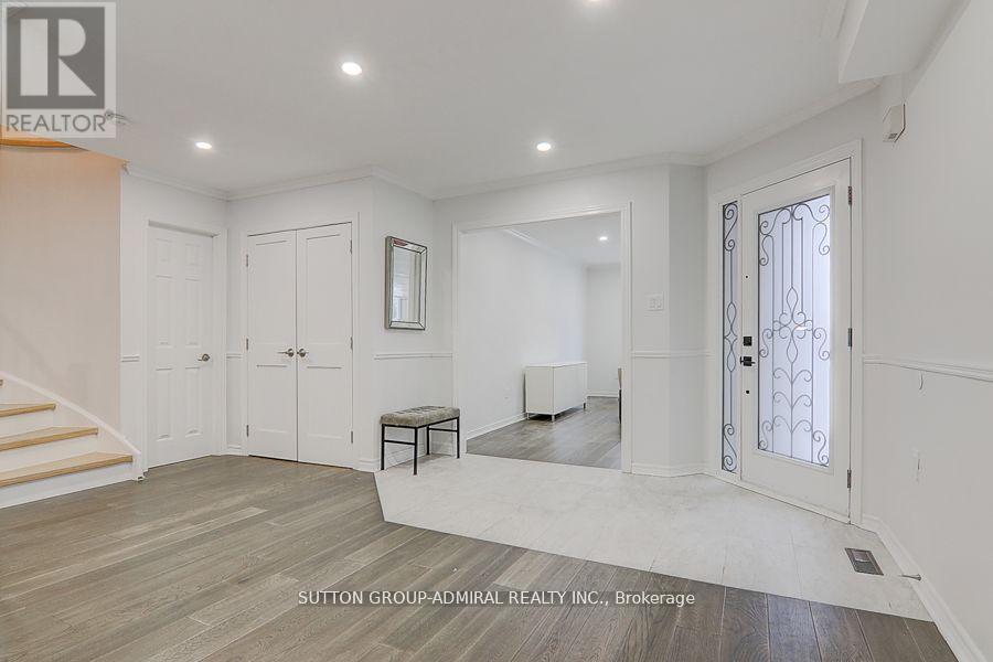160 Gailcrest Circle, Vaughan (Crestwood-Springfarm-Yorkhill), Ontario  L4J 5W1 - Photo 3 - N13104964