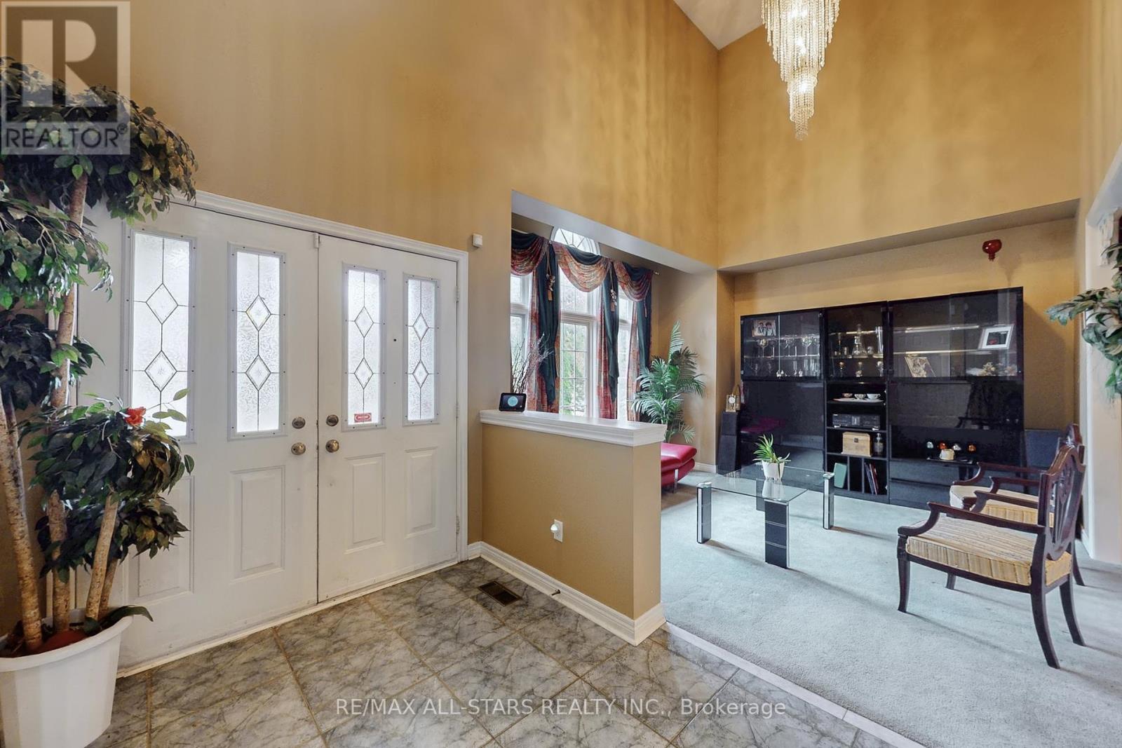 54 Bretton Circle, Markham, Ontario  L3S 3R1 - Photo 4 - N13104988