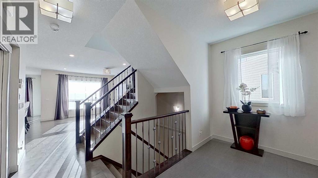 78 Cranarch View SE, Calgary, Alberta  T3M 2J3 - Photo 2 - A2250261