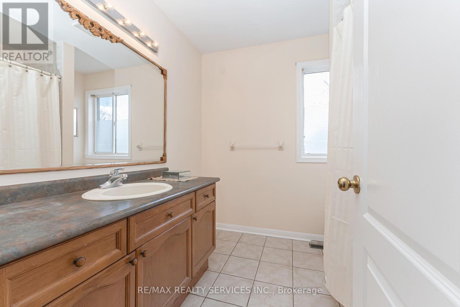 3 Springhurst Avenue, Brampton (Fletcher's Meadow), Ontario  L7A 1P6 - Photo 29 - W13105012