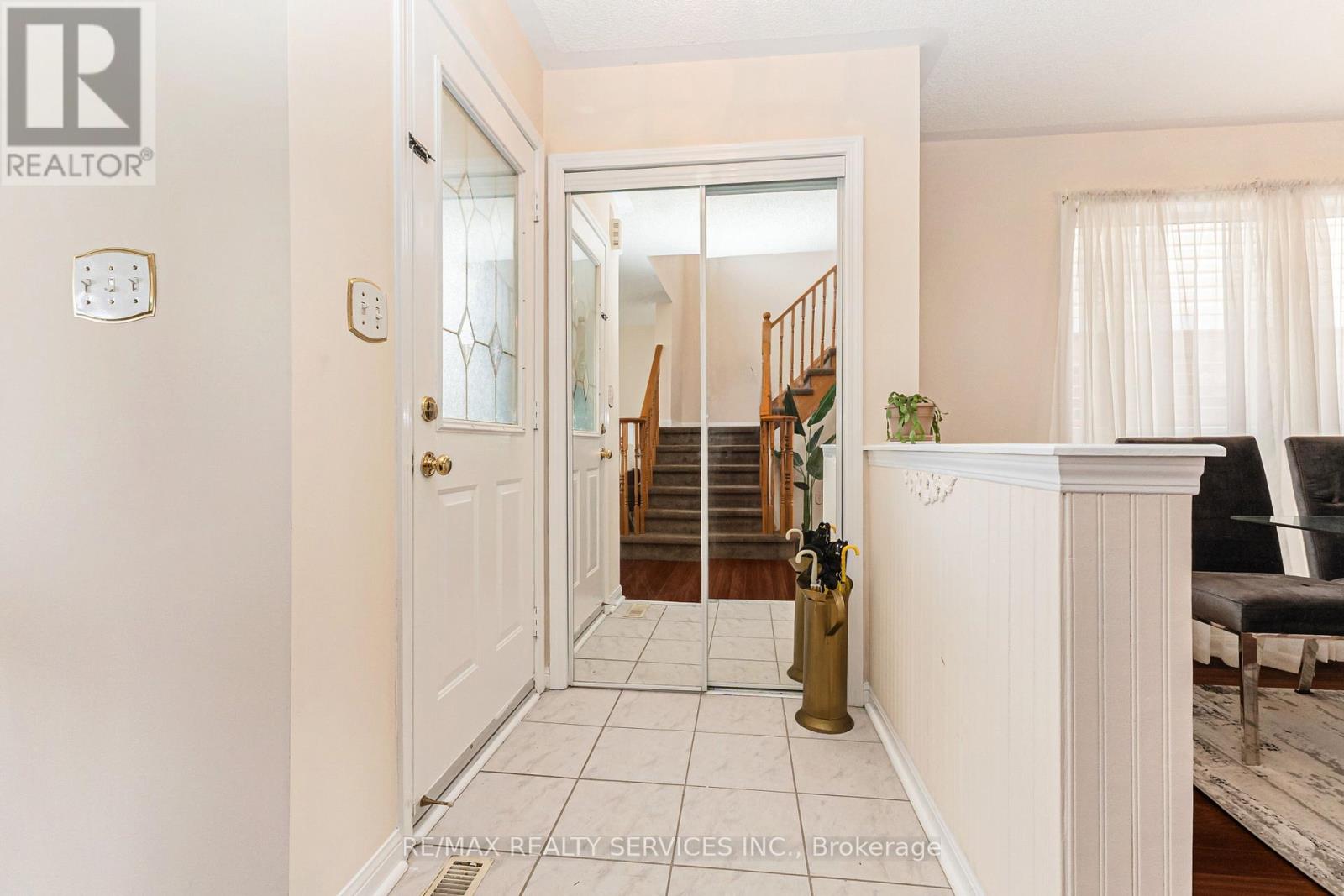 3 Springhurst Avenue, Brampton (Fletcher's Meadow), Ontario  L7A 1P6 - Photo 6 - W13105012