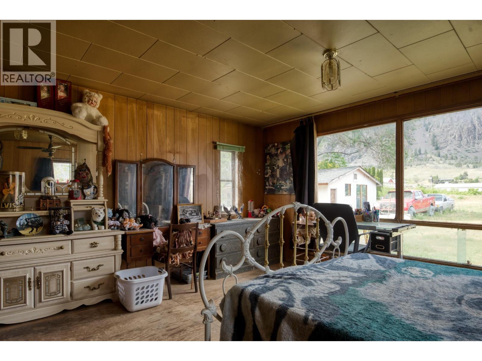 3038 10th Avenue, Keremeos, British Columbia  V0X 1N3 - Photo 15 - 10386145