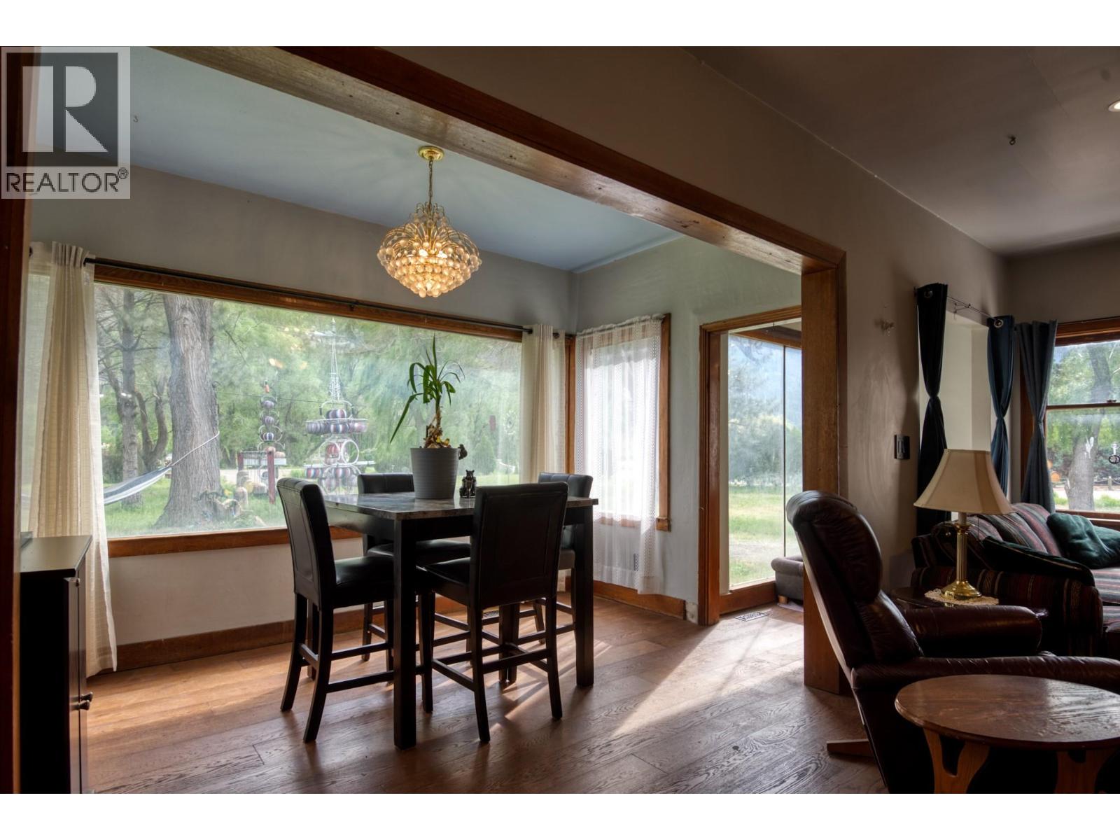3038 10th Avenue, Keremeos, British Columbia  V0X 1N3 - Photo 6 - 10386145