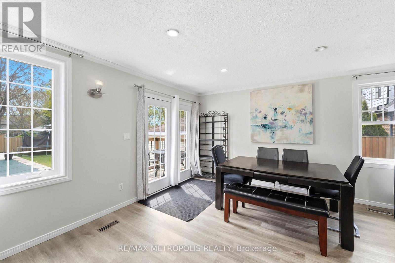 Main & Bsmt - 56 Charing Cross Street, Brantford, Ontario  N3R 2H3 - Photo 11 - X13105032