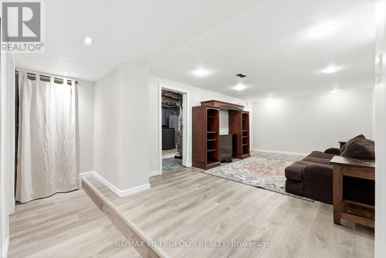 Main & Bsmt - 56 Charing Cross Street, Brantford, Ontario  N3R 2H3 - Photo 22 - X13105032