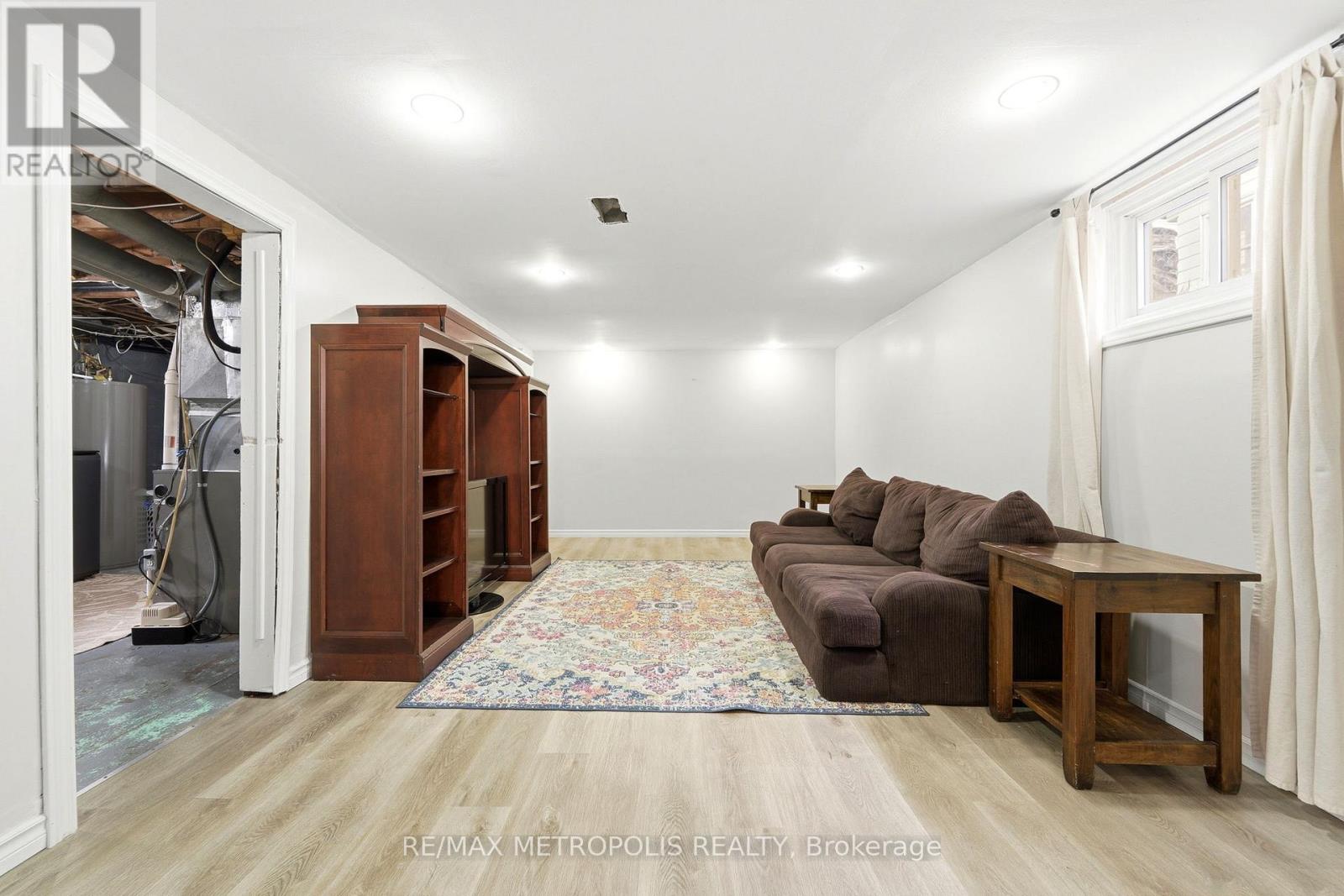 Main & Bsmt - 56 Charing Cross Street, Brantford, Ontario  N3R 2H3 - Photo 24 - X13105032