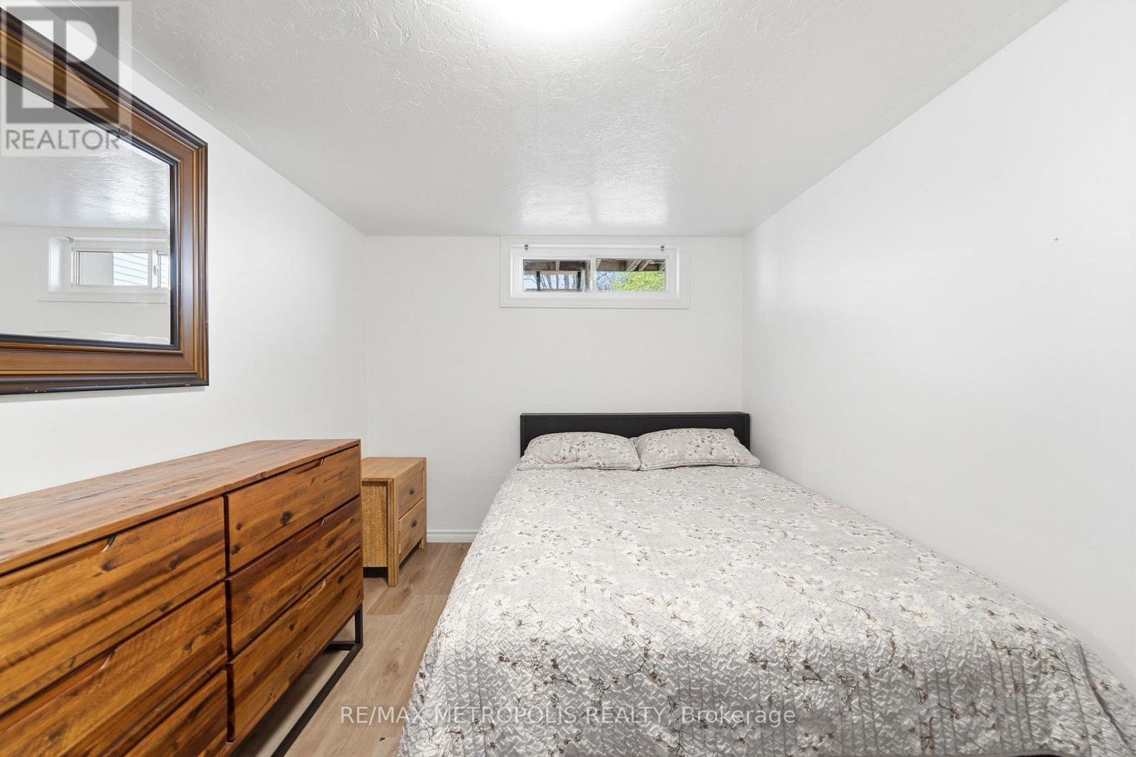 Main & Bsmt - 56 Charing Cross Street, Brantford, Ontario  N3R 2H3 - Photo 27 - X13105032