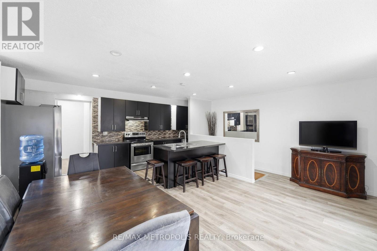 Main & Bsmt - 56 Charing Cross Street, Brantford, Ontario  N3R 2H3 - Photo 6 - X13105032