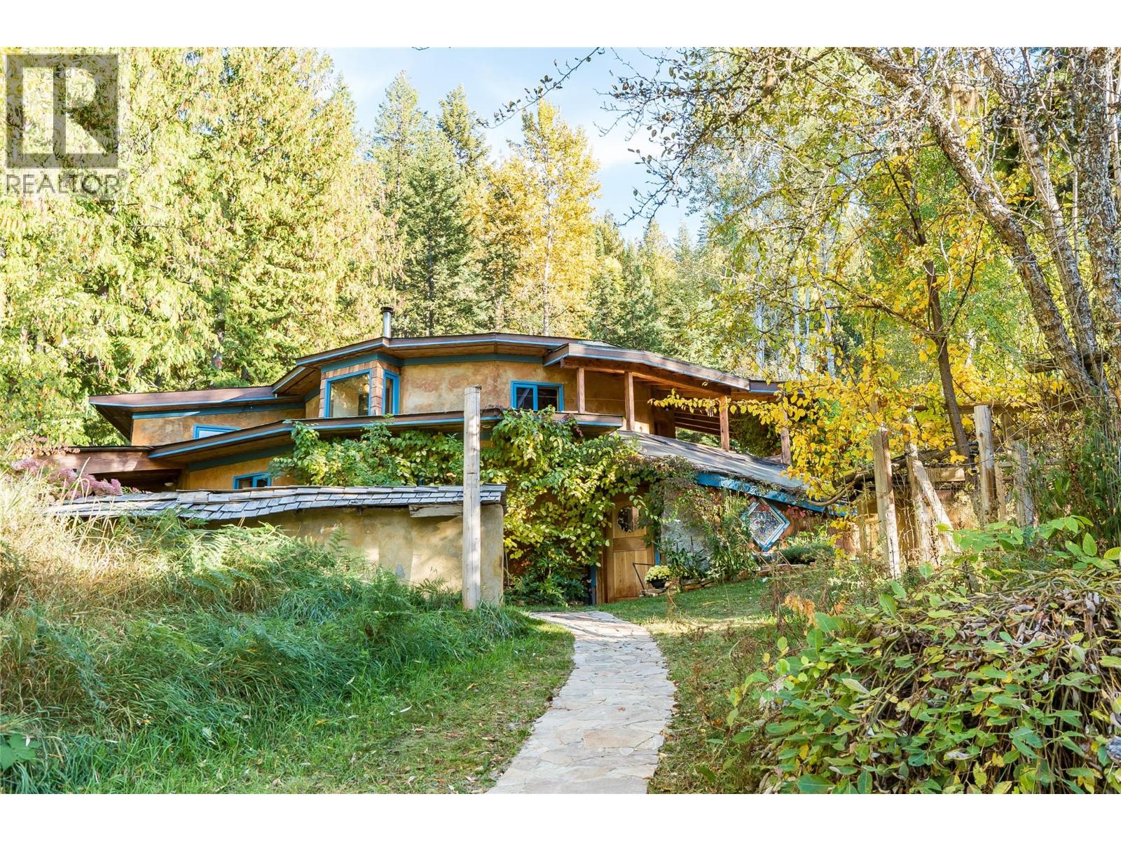 2129 Svoboda Road, Nelson, British Columbia  V1L 3V3 - Photo 7 - 10386644