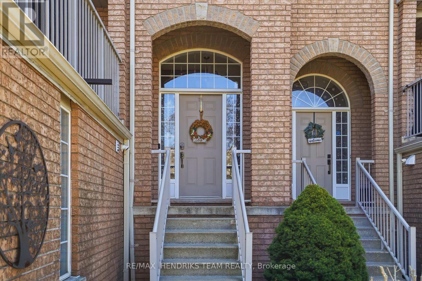 3 - 176 Livingston Avenue, Grimsby (Grimsby West), Ontario  L3M 5P1 - Photo 2 - X13105318