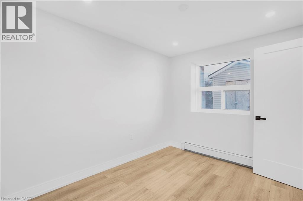 579 Clare Avenue Unit# 111, Welland, Ontario  L3C 3B7 - Photo 7 - 40828727
