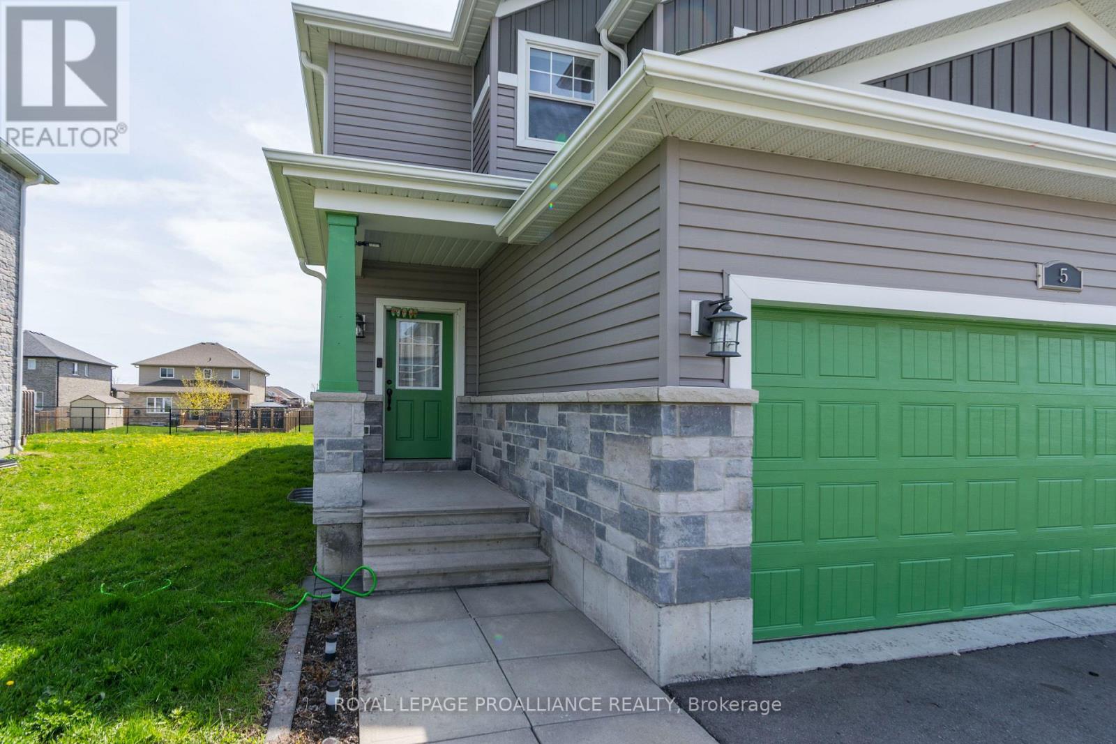 5 Cottonwood Drive, Belleville (Thurlow Ward), Ontario  K8N 0J3 - Photo 2 - X13105322
