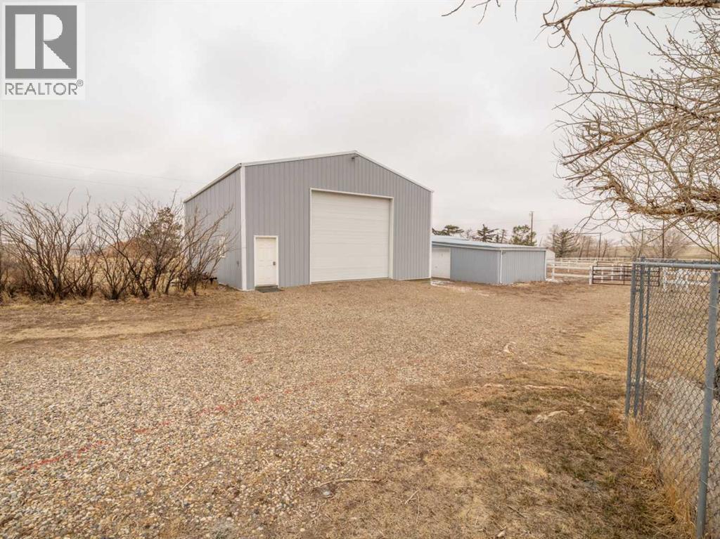 173065 Twp 102, Rural Taber, Alberta  T1G 2C9 - Photo 3 - A2293357