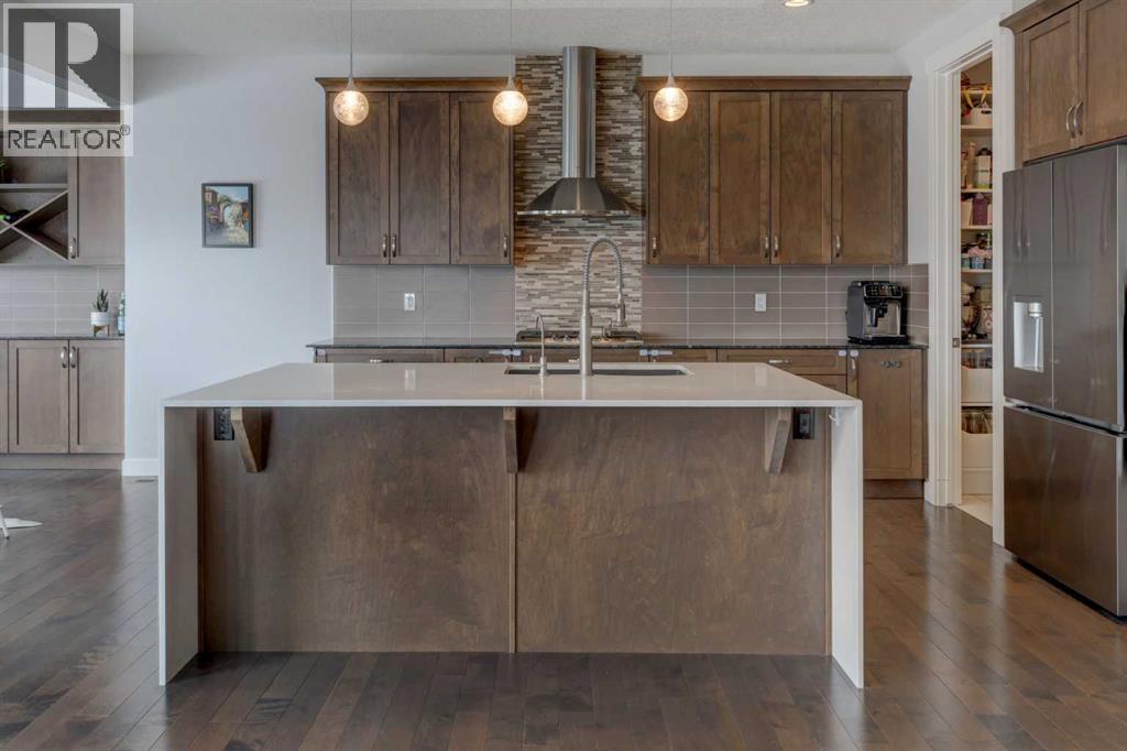 546 Sherwood Boulevard Nw, Calgary, Alberta  T3R 0R7 - Photo 4 - A2295395
