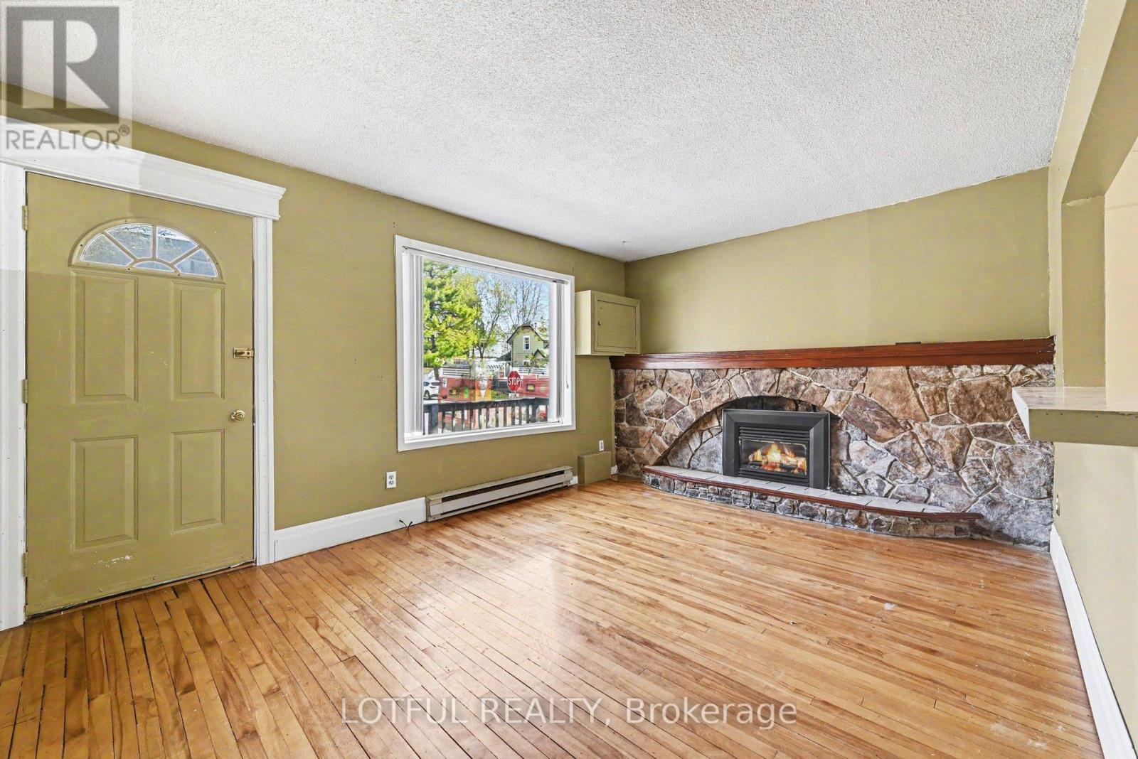 1 - 98 Queen Mary Street, Ottawa, Ontario  K1K 1X7 - Photo 3 - X13105280
