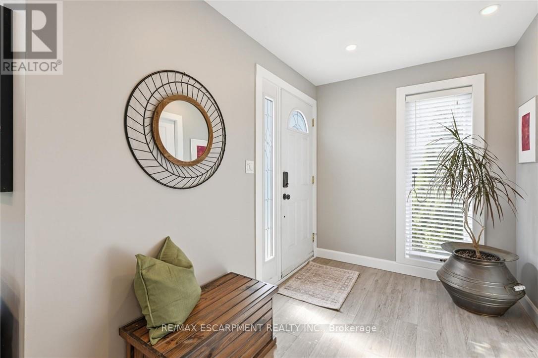 2330 Alma Dale Avenue, Burlington, Ontario  L7P 1S3 - Photo 3 - W13071892