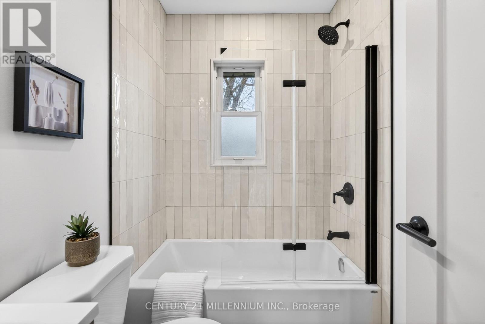 Upper - 330 East 15th Street, Hamilton, Ontario  L9A 4G5 - Photo 21 - X13026654