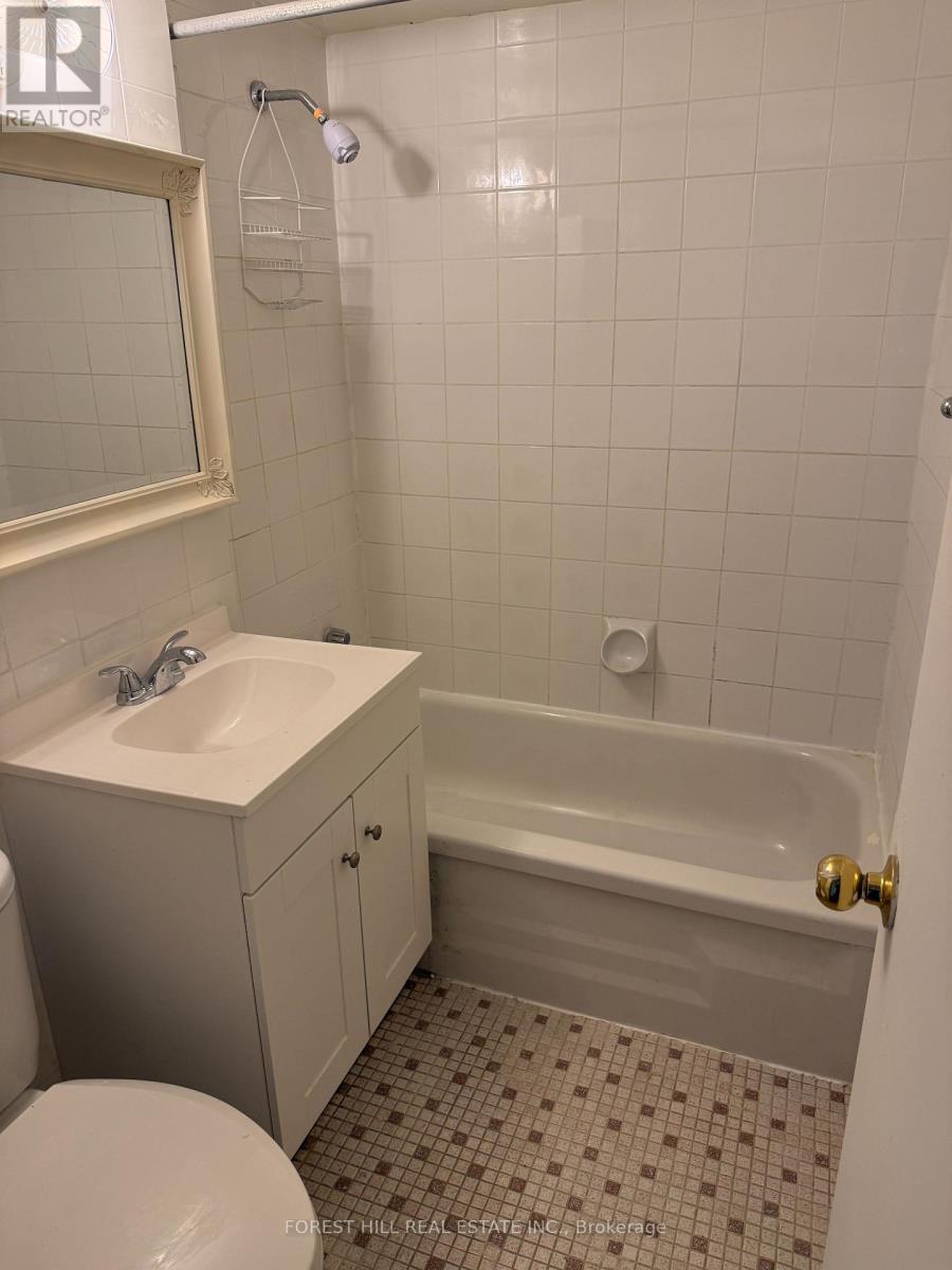 1905 - 161 Oakwood Avenue, Toronto, Ontario  M6E 2V2 - Photo 10 - C13105094